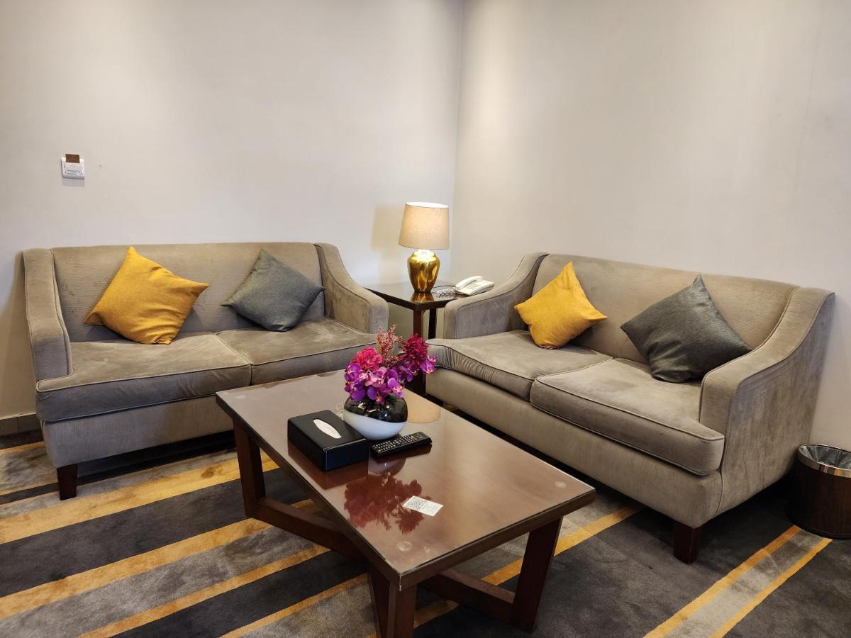 دار ود للأجنحة الفندقية Jeddah Exterior photo